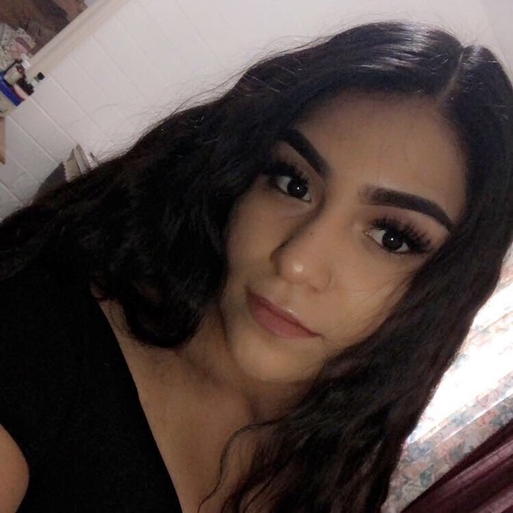 Profile Picture of Paloma Ramirez (@palomaramirezz) on Poshmark