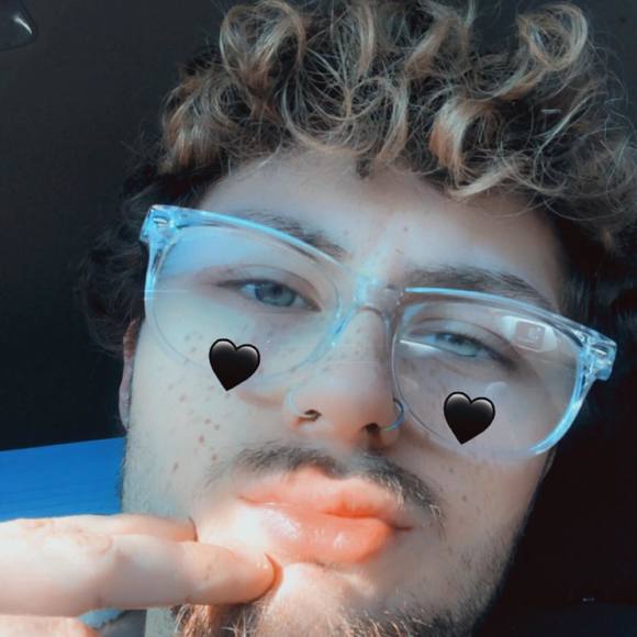 Profile Picture of Chum Chums (@chumchums) on Poshmark