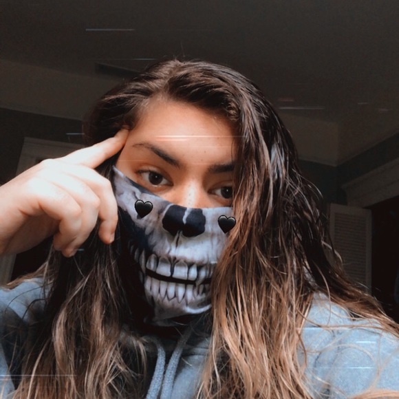 Profile Picture of Audrey Irving (@adalizza) on Poshmark