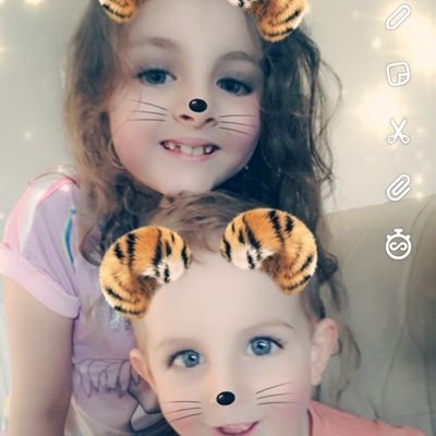 Profile Picture of Rebecca Pullen (@rebeccalou86) on Twitter
