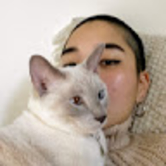 Profile Picture of Alice Yoo (@alicebyoo) on Poshmark