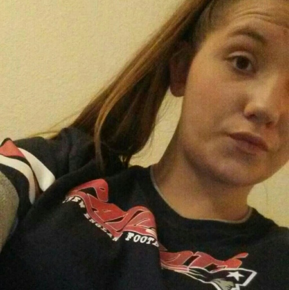 Profile Picture of Carly Bruner (@carlyjo14) on Poshmark
