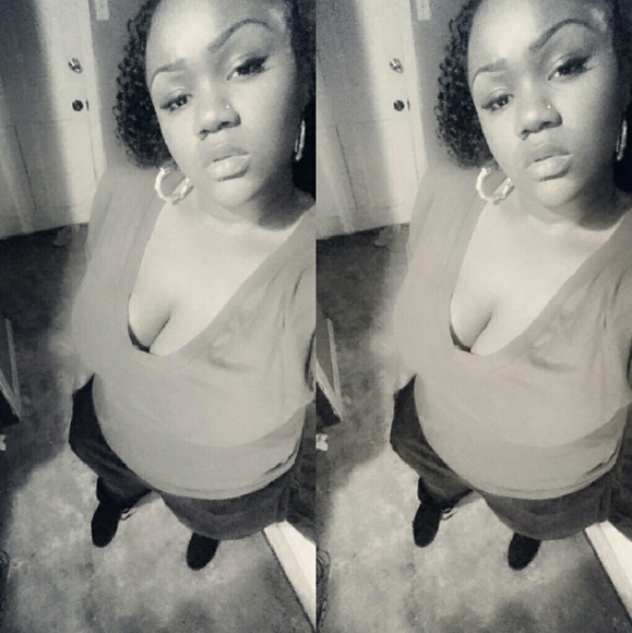 Profile Picture of Ebonie Jenkins (@eboniegold) on Poshmark