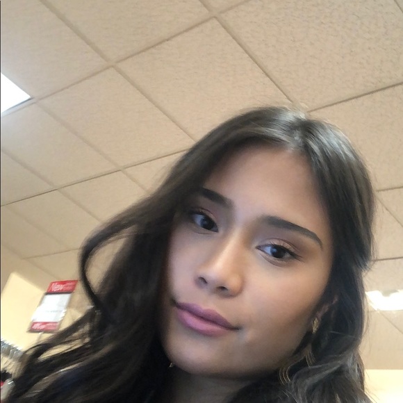 Profile Picture of Jolina Abito (@jolinaabito) on Poshmark