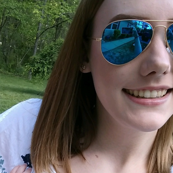 Val Wright - Poshmark Profile Picture of Val Wright (@vlw206) on Poshmark