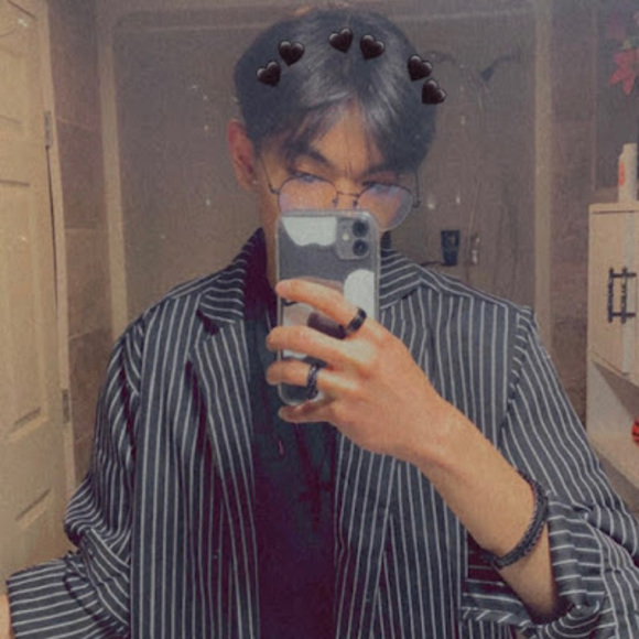 Profile Picture of Joshua dale Vales (@joshstheticcc) on Poshmark