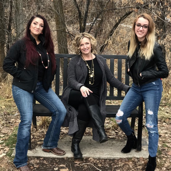 Profile Picture of Shelly Hanson (@mustangshelly68) on Poshmark