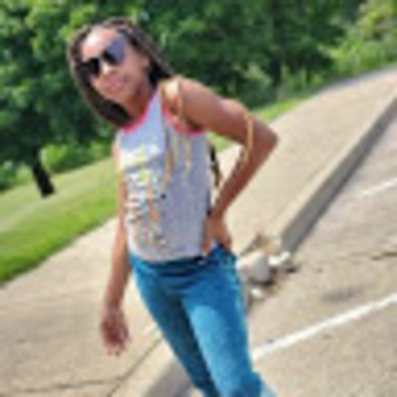 Profile Picture of Wilbon.derricka 88913335 (@88913335) on Poshmark