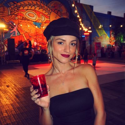 Profile Picture of Laurie (@Laurie_Moses) on Twitter