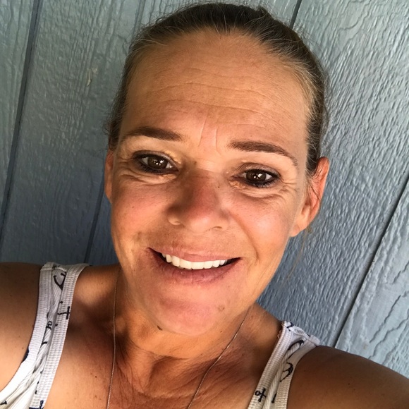 Profile Picture of Tammy Hale (@tamiwilett76) on Poshmark