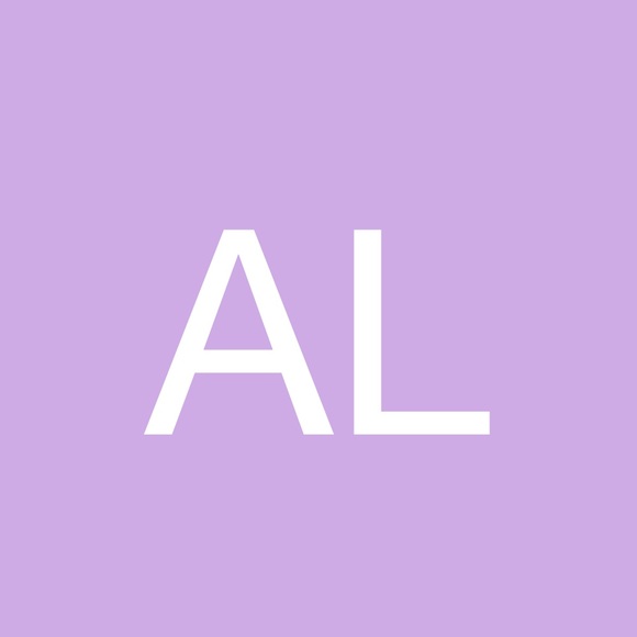 Profile Picture of Alexa Lockhart (@alockhart3) on Poshmark
