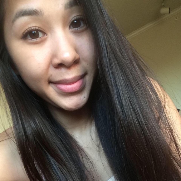 Profile Picture of Minh Dinh (@minhd) on Poshmark