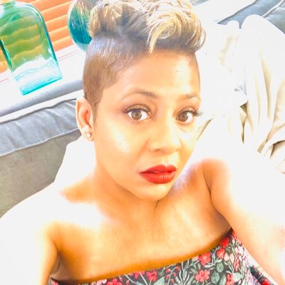 Profile Picture of Janelle Collins-Hill (@JCHMarie) on Twitter