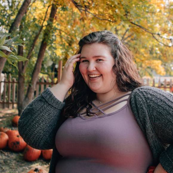 Profile Picture of Amy Konkler (@amykonkler) on Poshmark