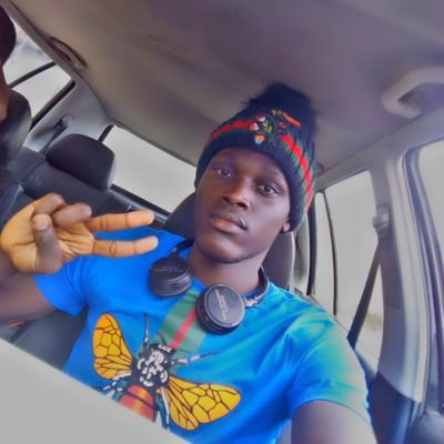 Profile Picture of S'mighty (@DavidRobben4) on Twitter