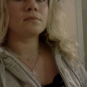 Profile Picture of April New (@358949545) on Myspace