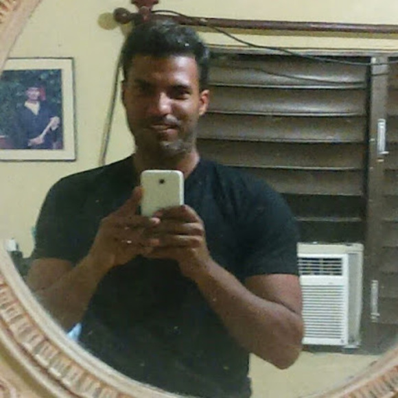 Jose aresio Blanco garcia - Poshmark Profile Picture of Jose aresio Blanco garcia (@areaio) on Poshmark