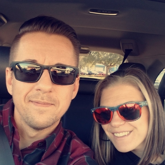 Bradley Munderloh - Poshmark Profile Picture of Bradley Munderloh (@bmunderloh) on Poshmark