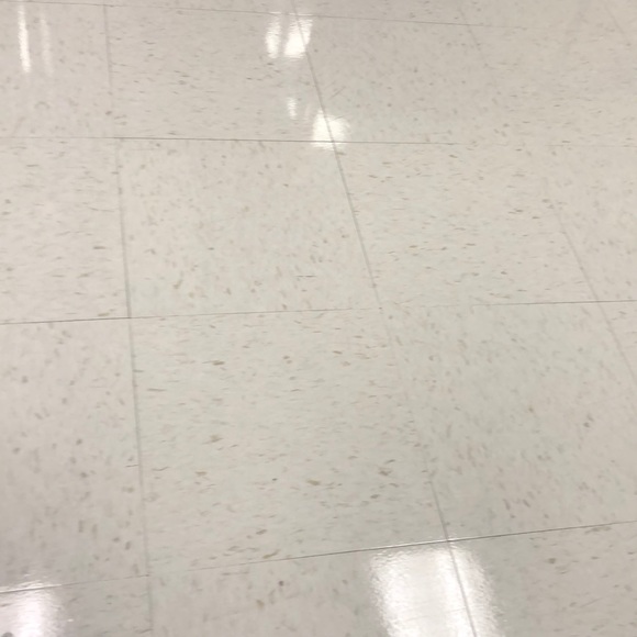 Profile Picture of Julissa Velasquez (@julissavelas160) on Poshmark