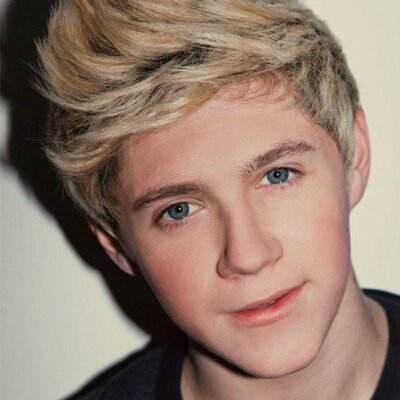 Profile Picture of Ashleigh Nicholson (@curlywhiskers) on Twitter