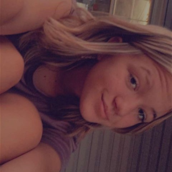 Profile Picture of Lexi Walters (@lexiwalters926) on Poshmark