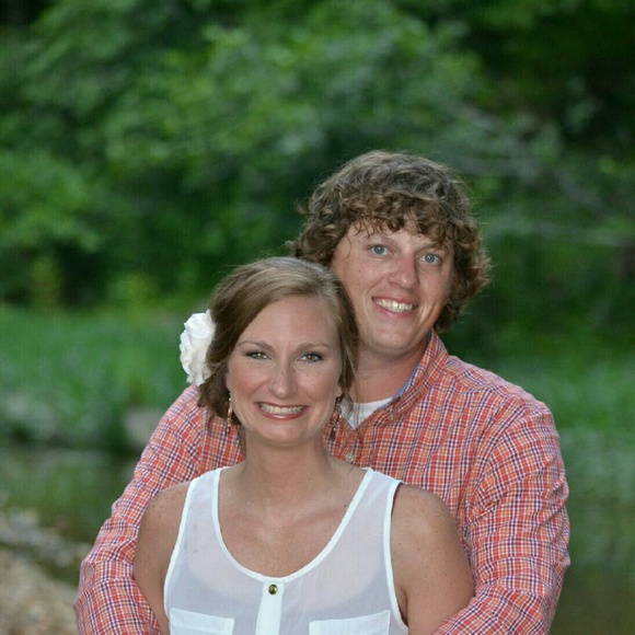 Profile Picture of Leah Locke (@leahlocke) on Poshmark