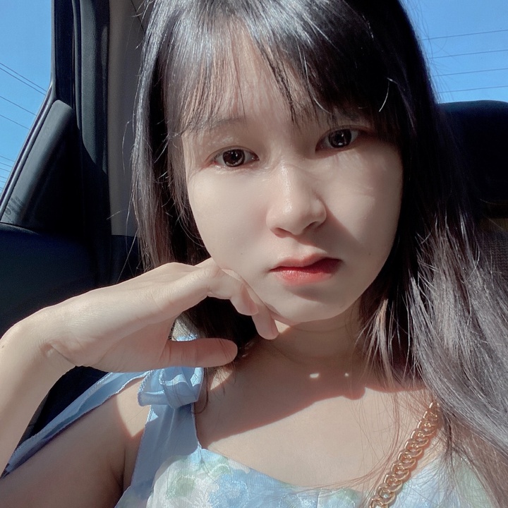 Profile Picture of Trúc Hoàng (@may..comehere) on Tiktok