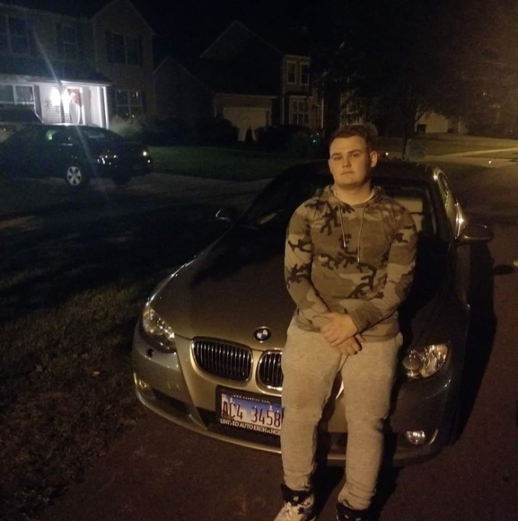 Profile Picture of Marc Grabow (@marcgrabow) on Poshmark