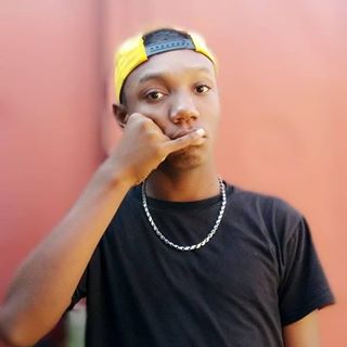 Profile Picture of Râlph Lôvënskÿÿ (@R&) on Facebook