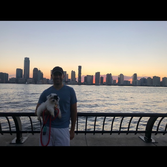 Profile Picture of Christian Valente (@cvalente217) on Poshmark