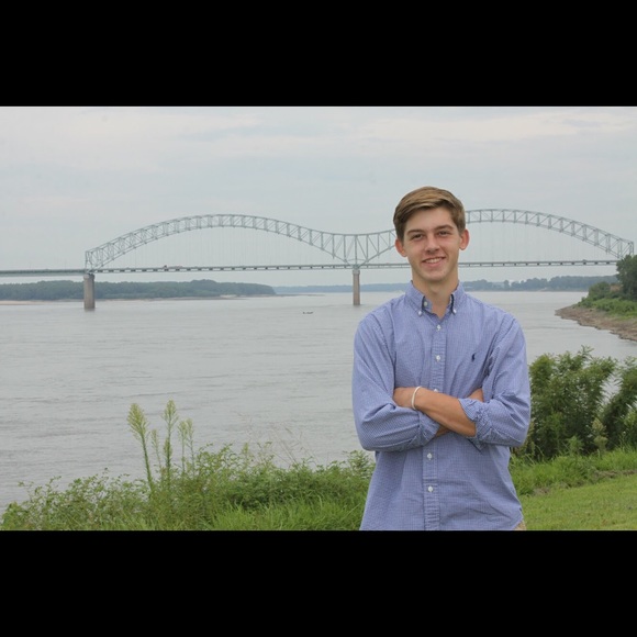 Profile Picture of Josh Tacker (@joshwtacker) on Poshmark