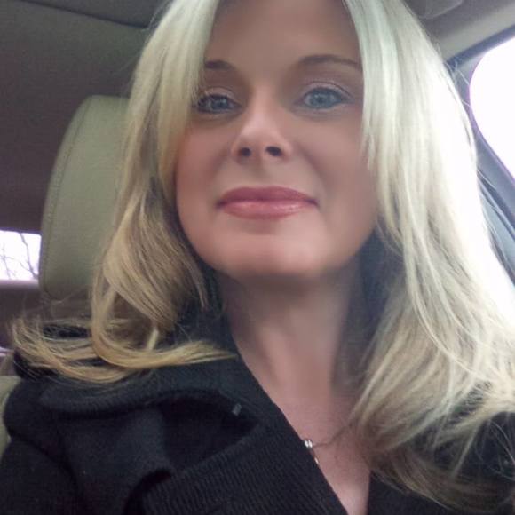 Profile Picture of Tonya Lane mclellan (@tonyalanee) on Poshmark