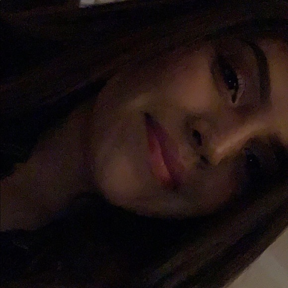 Profile Picture of Desiree Shorty (@dshorty3) on Poshmark