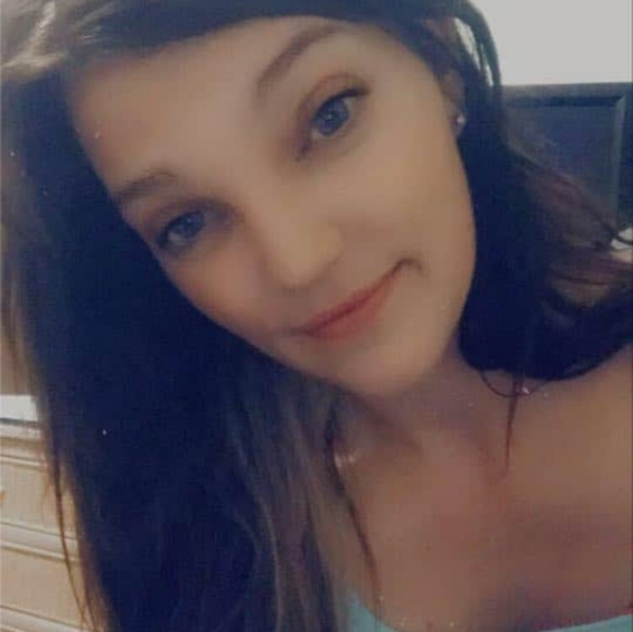 Profile Picture of Madeline Paradise (@madelinep180) on Poshmark