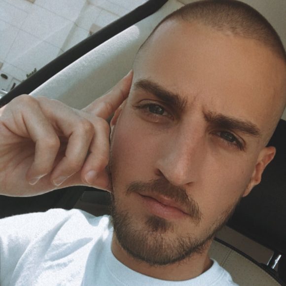 Profile Picture of Scott Poche (@stpoche) on Poshmark