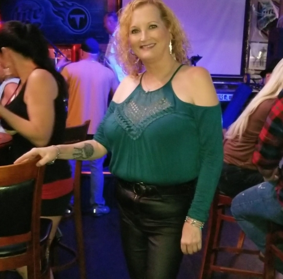 Profile Picture of Cathy Bausher (@cathybb1) on Poshmark