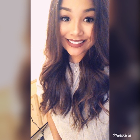 Profile Picture of Isabel Lucio (@isabellucio9999) on Poshmark