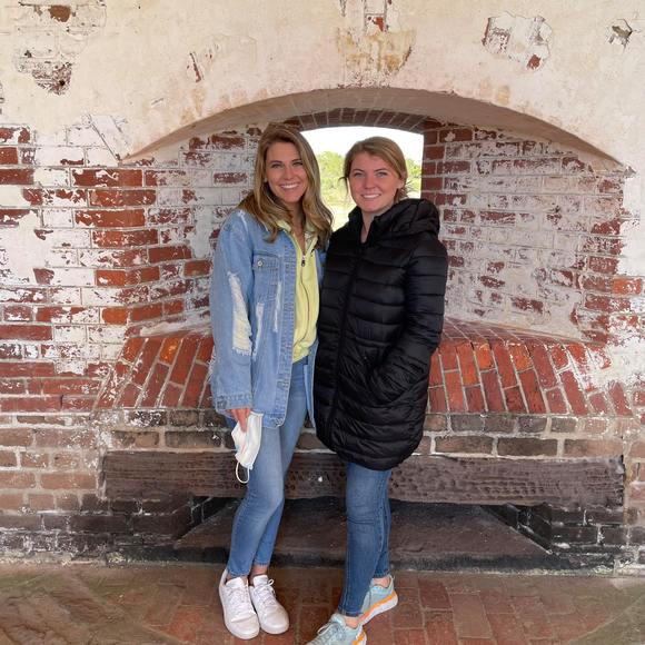 Profile Picture of Nicole Estlund (@nestlund) on Poshmark