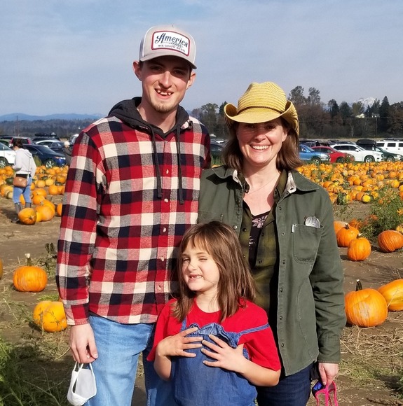 Genie Brovold - Poshmark Profile Picture of Genie Brovold (@frognutts75) on Poshmark