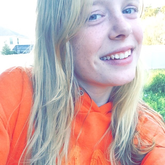 Profile Picture of Savannah Perry (@savannahperry_) on Poshmark