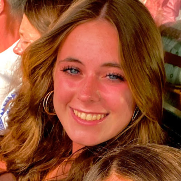 Profile Picture of Caroline Clancy (@clancydancer09) on Poshmark