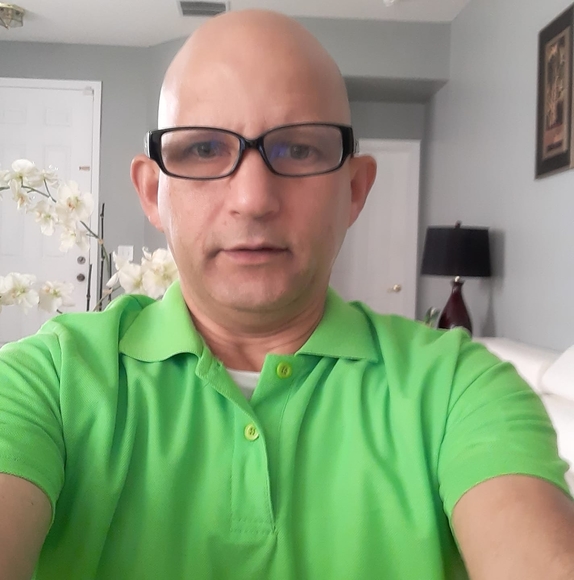Profile Picture of Victor Pineyro (@victorpineyro) on Poshmark