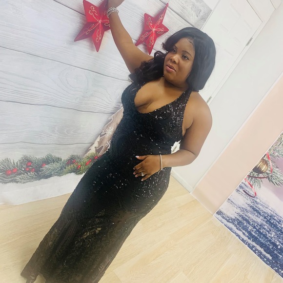 Profile Picture of Exching-chinellee Marette (@sensenn94) on Poshmark