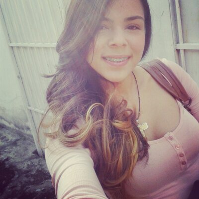 Profile Picture of Leslie Dominguez (@leslieg02) on Twitter