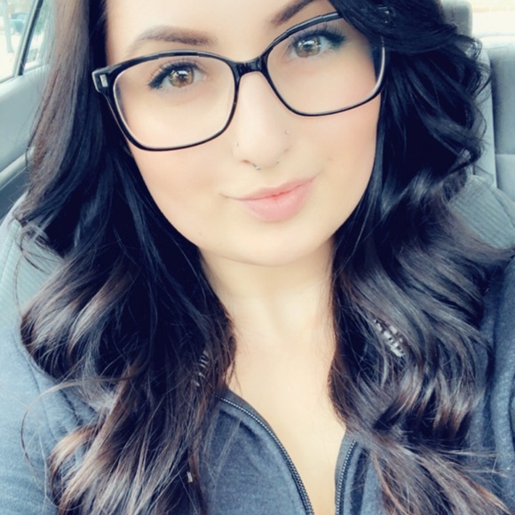 Profile Picture of Brittany Baptista (@bbaptista12) on Poshmark