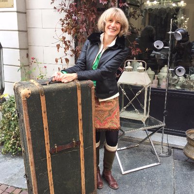 Profile Picture of Laura Powell (@dailysuitcase) on Twitter