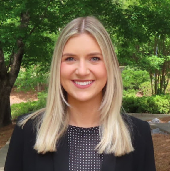 Profile Picture of Emma Forshay (@emmaforshay) on Poshmark