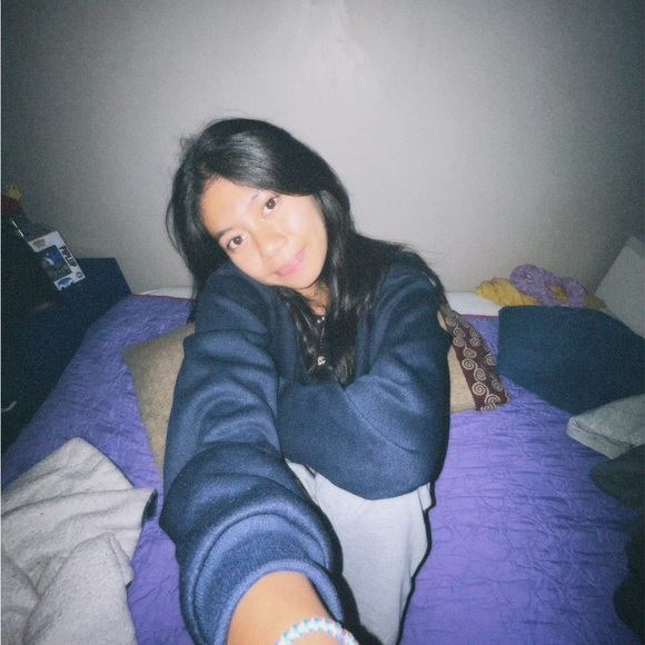 Profile Picture of Jezel Sabalboro (@jezels116) on Poshmark