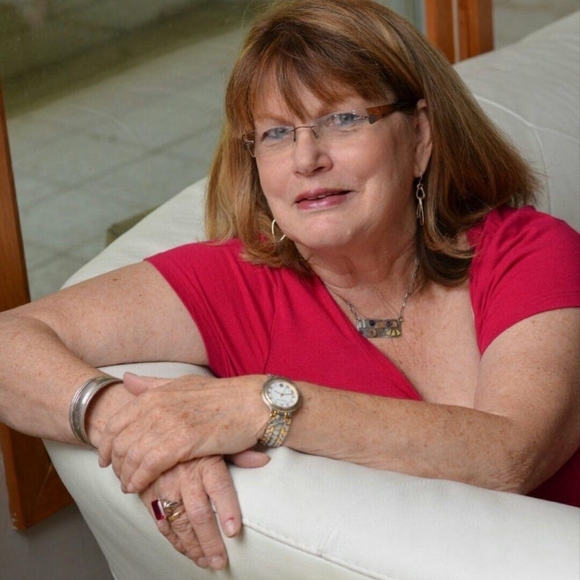 Profile Picture of Marjorie Hobbs (@mhobbs7150) on Poshmark