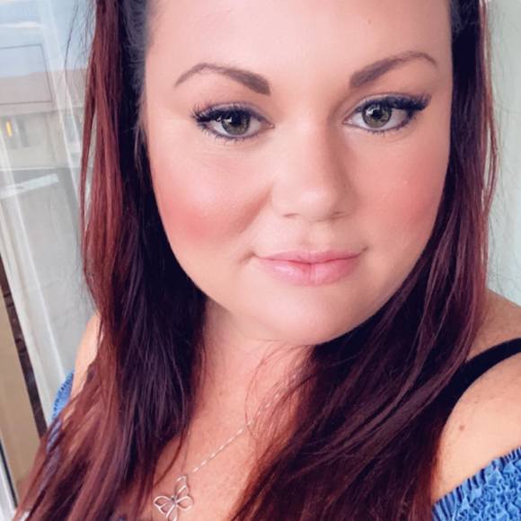 Profile Picture of Maggie Magnusen (@hotmagma999) on Poshmark